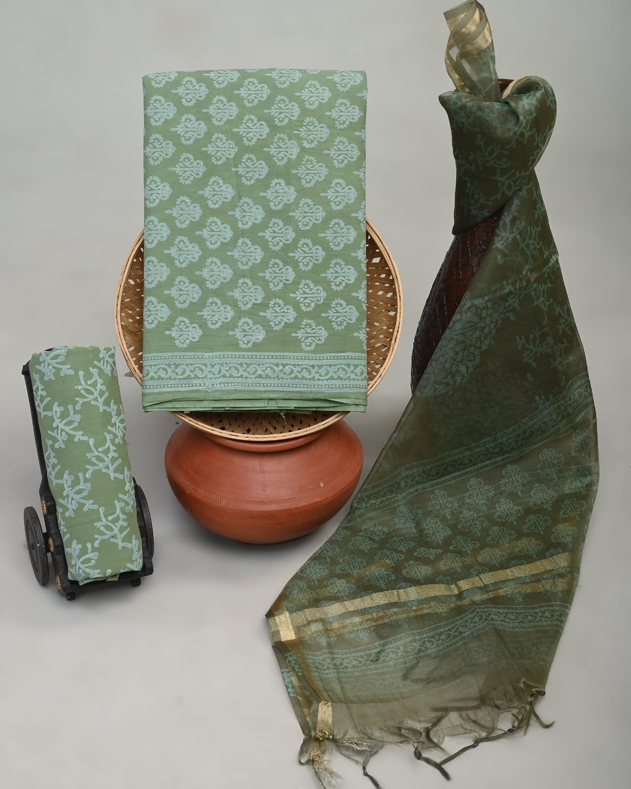 Mevrin Hand Brush Printed Suit Set