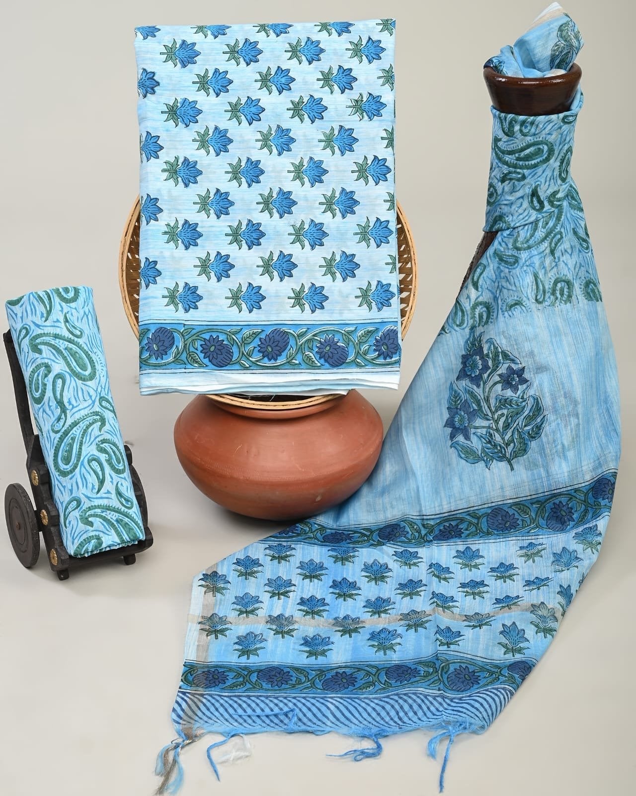 Bluveris Hand Block Printed Suit Set